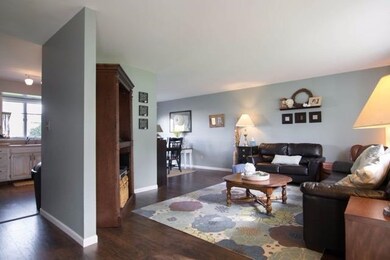 635 N Holly Ln, Griffith, IN 46319 - photo 3