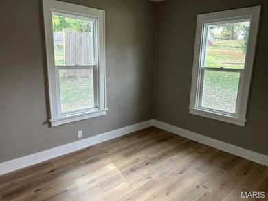 1308 W Randolph St, Vandalia, IL 62471 - photo 7