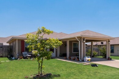 319 Candlewood Cir, Gainesville, TX 76240 - photo 2