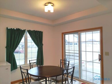 Eat-in Kitchen Area
