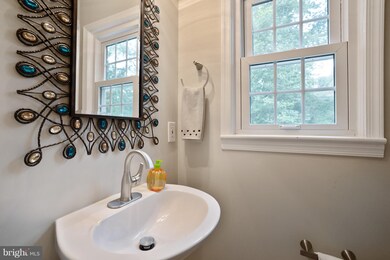 3816 Birchwood Rd, Falls Church, VA 22041 - photo 6