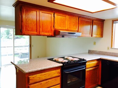 239 W Gregory Rd, Central Point, OR 97502 - photo 4