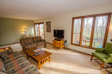 18820 Cherokee Ln, South Bend, IN 46637 - photo 5