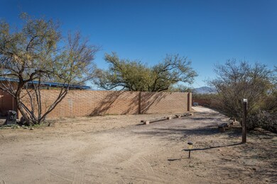 1100 W. Calle San Salvador-0377