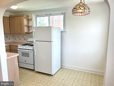 1089 Oakwood Dr, Glenolden, PA 19036 - photo 5