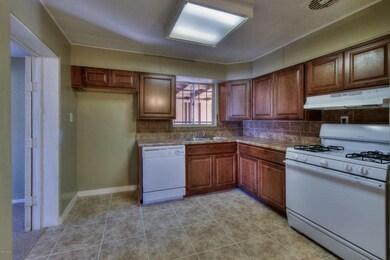 6513 N 53rd Ave, Glendale, AZ 85301 - photo 5