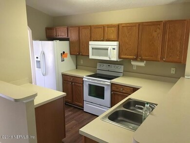 11526 Tori Ln, Jacksonville, FL 32218 - photo 2