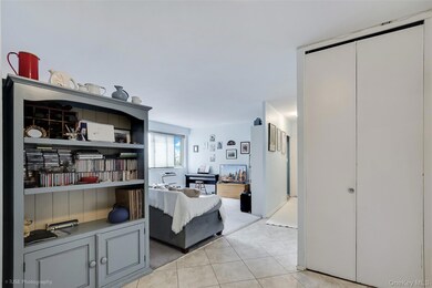 Berkeley Co-Op Towers unit 4C, Woodside, NY 11377 - photo 6