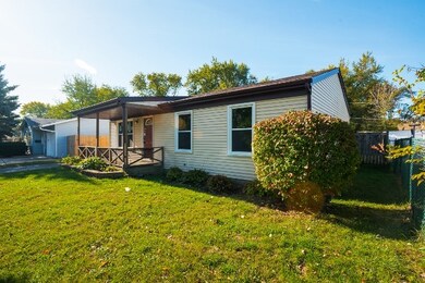 940 Berkley St, Carpentersville, IL 60110 - photo 4