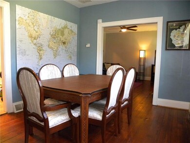 Just imagine this dining room decorated for the ho