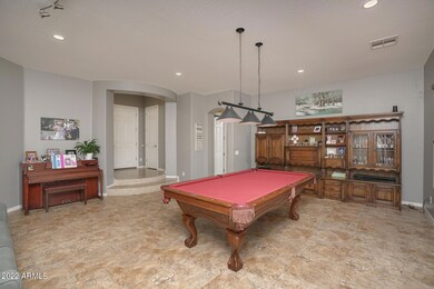 Living Room/Entry