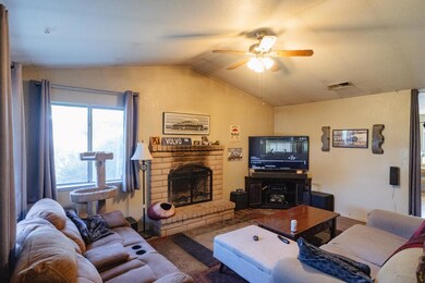 1070 E 23rd St, Merced, CA 95340 - photo 5