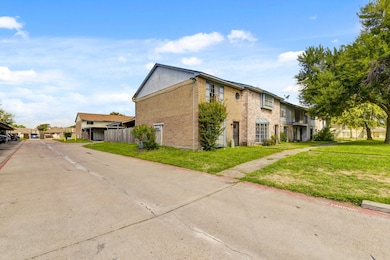 128 Goodson Dr unit 128, Houston, TX 77060 - photo 2