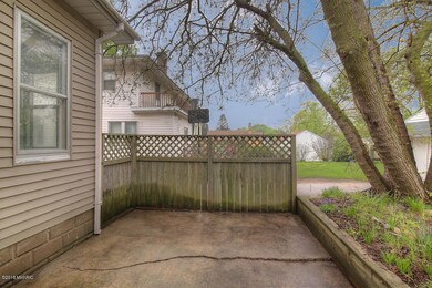 471 Knapp St NE, Grand Rapids, MI 49505 - photo 5