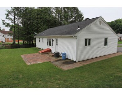 29 Laura Ln, Holyoke, MA 01040 - photo 2