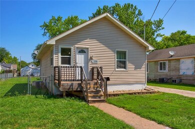 2906 Mahaska Ave, Des Moines, IA 50317 - photo 3