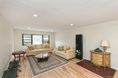 317 Main St unit A, Roslyn, NY 11576 - photo 5