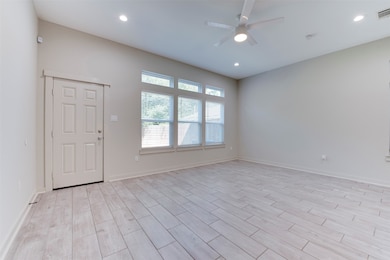 8331 Sunnyhill St, Houston, TX 77088 - photo 5