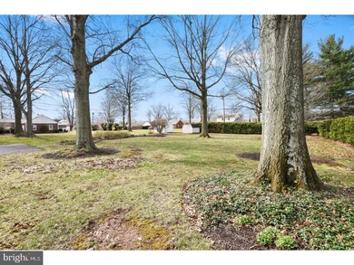 1048 York Ave, Lansdale, PA 19446 - photo 2