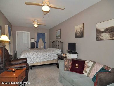 164 Holiday Ct, Wakefield, RI 02879 - photo 5