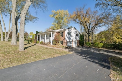 2755 Hunters Hill Rd, Bloomfield Hills, MI 48304 - photo 4