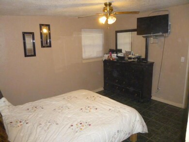 220 Yolanda Dr, El Paso, TX 79915 - photo 4