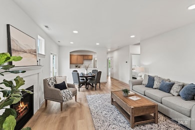 881 W Audrey Acres Dr, Nampa, ID 83686 - photo 2