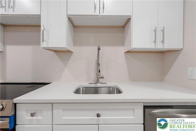 750 S Hall St, Allentown, PA 18103 - photo 3