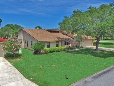 33 Yawl Dr Cocoa Beach, FL 32931