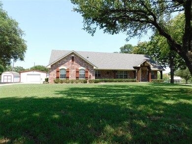 100 Milton Dr, Springtown, TX 76082 - photo 2