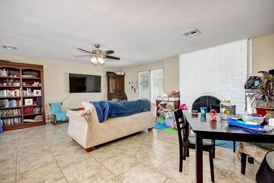 Great Room w/Dining area