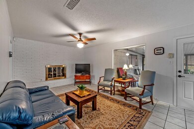 1201 Trailwood Dr, Hurst, TX 76053 - photo 7