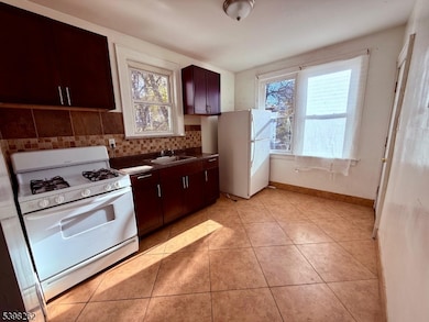 11 Montrose Terrace unit 2, Irvington, NJ 07111 - photo 3