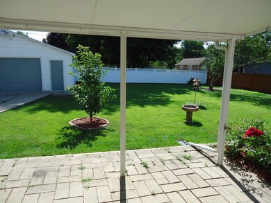 901 E 25th St, Des Moines, IA 50317 - photo 4