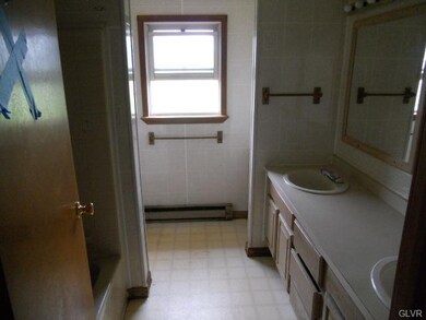 1934 Applewood Dr, Orefield, PA 18069 - photo 7