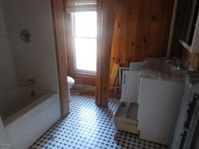 1506 Washburn St unit 1508, Scranton, PA 18504 - photo 6