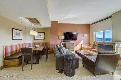 08-N Grand Summit Drive-008