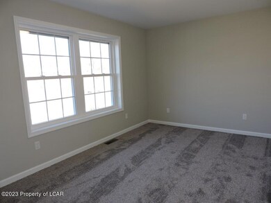 162 Cremard Blvd, Duryea, PA 18642 - photo 7