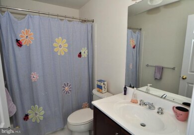 42603 Pine Forest Dr, Chantilly, VA 20152 - photo 2