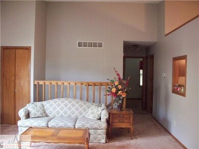 7421 Glen Terra Dr, Lansing, MI 48917 - photo 4