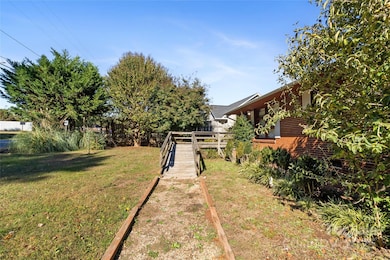 1837 Slater Rd, Charlotte, NC 28216 - photo 4