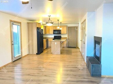 unlisted-address, Bend, OR 97701 - photo 2