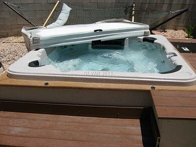 Swimming Pool/Hot Tub/Sauna.