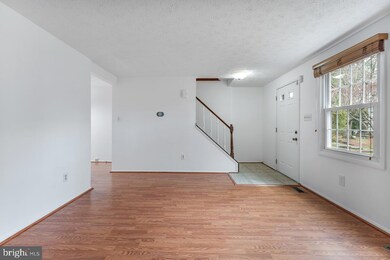 11562 Ivy Bush Ct, Reston, VA 20191 - photo 3