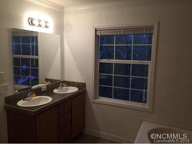 124 Peaceful Valley Dr, Leicester, NC 28748 - photo 4