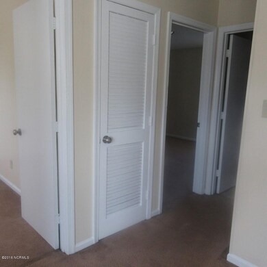 2318 Indian Dr unit B5, Jacksonville, NC 28546 - photo 4