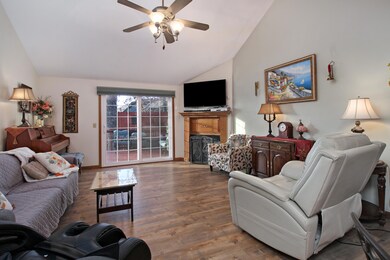 657 pinewood ct-15