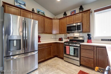 Beautiful u-shaped kitchen