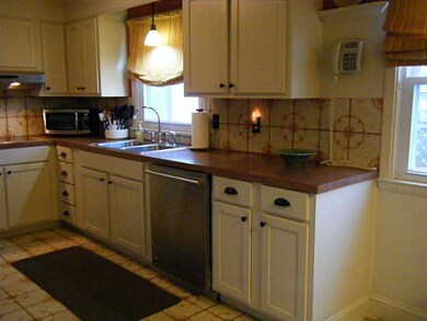 25 Randall St, Greenville, RI 02828 - photo 3