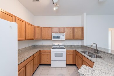 2800 S Knightsbridge Cir unit 94, Ann Arbor, MI 48105 - photo 5